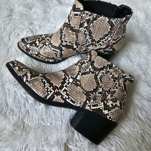 Skechers Boots Womens Size 5.5 Brown‎ Snake Print Western Ankle Bootie SN 167171
